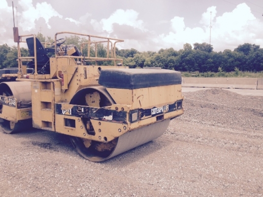 รถบด เบรคดาว์ CAT CB534B #4JL00172 2005yr รถเก่านอก กำลังนำเข้ามาไทยค่ะ สนใจ ติดต่อ ใหม่ 061-4194022 รถบด เบรคดาว์ CAT CB534B #4JL00172 2005yr รถเก่านอก กำลังนำเข้ามาไทยค่ะ สนใจ ติดต่อ ใหม่ 061-4194022