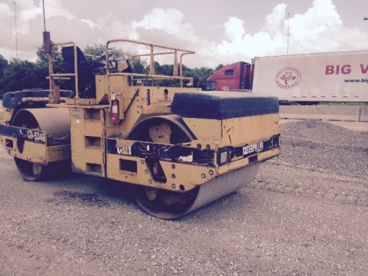 รถบด เบรคดาว์ CAT CB534B #4JL00172 2005yr รถเก่านอก กำลังนำเข้ามาไทยค่ะ สนใจ ติดต่อ ใหม่ 061-4194022 รถบด เบรคดาว์ CAT CB534B #4JL00172 2005yr รถเก่านอก กำลังนำเข้ามาไทยค่ะ สนใจ ติดต่อ ใหม่ 061-4194022