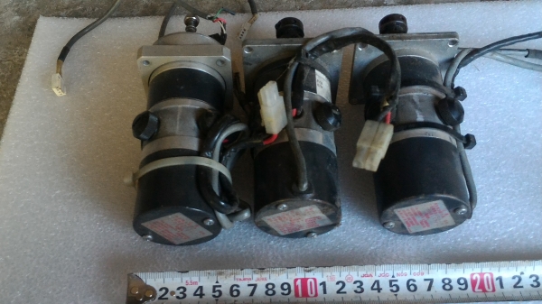 มอเตอร์ DC  MINERTIA พร้อม เอ็นโค้ดเดอร์ ที่ส่วนท้ายของมอเตอร์ ( มีแค่ 3 ตัว)