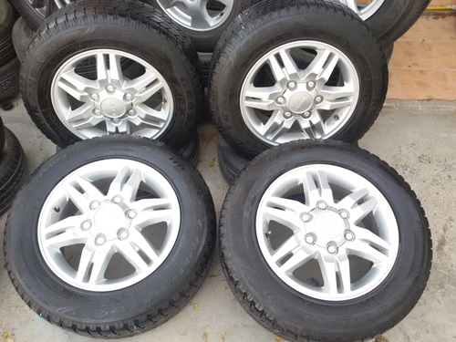 ขายล้อISUZU Hilander 16 ยาง215/65/16 ปี 3714   4 ล้อ