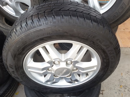 ขายล้อISUZU Hilander 16 ยาง215/65/16 ปี 3714   4 ล้อ