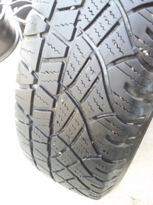 ขายล้อกะทะ15 6รู ยาง215/70/15 ปี 11  4 ล้อ 4000