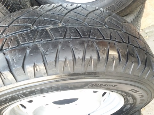 ขายล้อกะทะ15 6รู ยาง215/70/15 ปี 11  4 ล้อ 4000