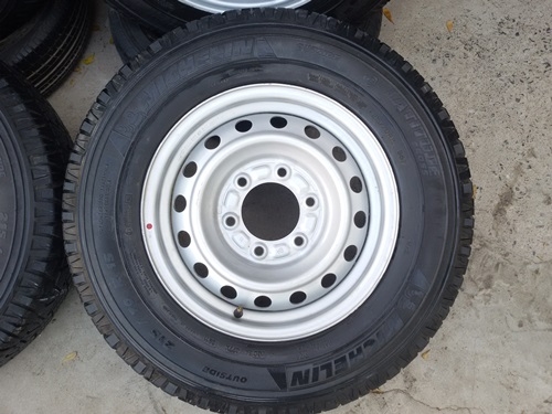 ขายล้อกะทะ15 6รู ยาง215/70/15 ปี 11  4 ล้อ 4000