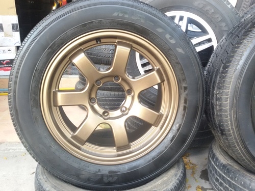 ขายล้อแม็กขอบ 17 6รู กว้าง8 ET25 พร้อมยาง 4 ล้อ ขายล้อแม็กขอบ 17 6รู กว้าง8 ET25 พร้อมยาง 4 ล้อ