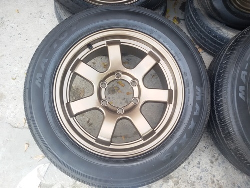 ขายล้อแม็กขอบ 17 6รู กว้าง8 ET25 พร้อมยาง 4 ล้อ ขายล้อแม็กขอบ 17 6รู กว้าง8 ET25 พร้อมยาง 4 ล้อ