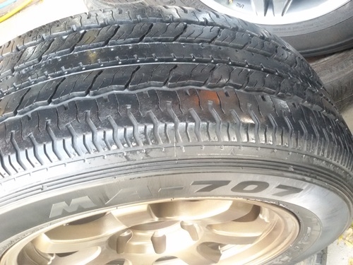 ขายล้อแม็กขอบ 17 6รู กว้าง8 ET25 พร้อมยาง 4 ล้อ ขายล้อแม็กขอบ 17 6รู กว้าง8 ET25 พร้อมยาง 4 ล้อ