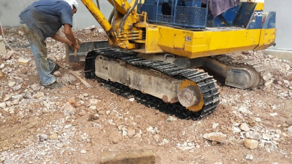 20-6 โคมัสสุ พร้อมใช้งาน