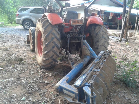 ขายรถไถ KUBOTA M7040 ปี 53 อุปกรณ์มีผานดันหน้า ผาน 6 และผาน 3 เล่มทะเบียนครบ