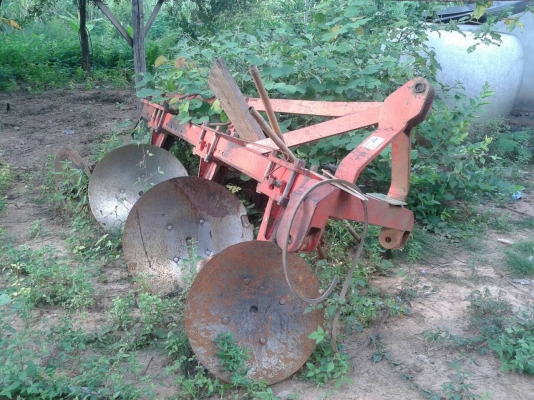 ขายรถไถ KUBOTA M7040 ปี 53 อุปกรณ์มีผานดันหน้า ผาน 6 และผาน 3 เล่มทะเบียนครบ