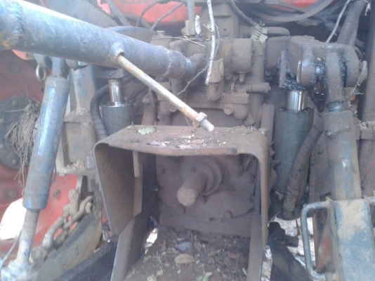 ขายรถไถ KUBOTA M7040 ปี 53 อุปกรณ์มีผานดันหน้า ผาน 6 และผาน 3 เล่มทะเบียนครบ