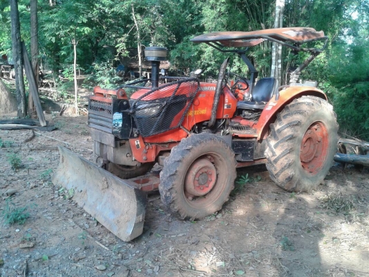 ขายรถไถ KUBOTA M7040 ปี 53 อุปกรณ์มีผานดันหน้า ผาน 6 และผาน 3 เล่มทะเบียนครบ
