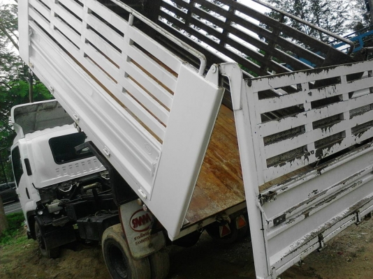 รถอีซูซุ 6 ล้อดั้ม FRR 210 แรงม้า  ปี 54.  ( รถวิ่ง 13x,xxx กม. )    สนใจติดต่อ  081 - 6079515