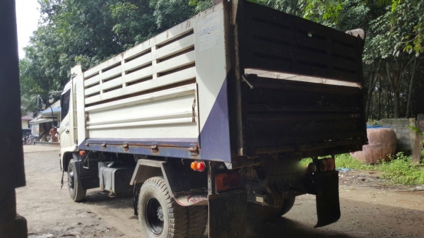 รถฮีโน่ 6 ล้อดั้ม FC9J 175 แรงม้า. ปี 52    สนใจติดต่อ  081 - 6079515