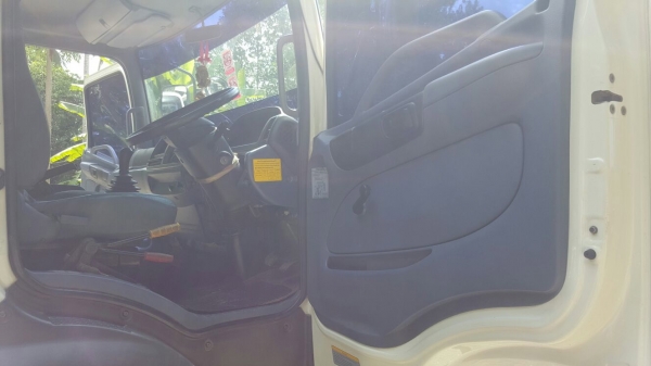 รถฮีโน่ 6 ล้อดั้ม FC9J 175 แรงม้า. ปี 52    สนใจติดต่อ  081 - 6079515