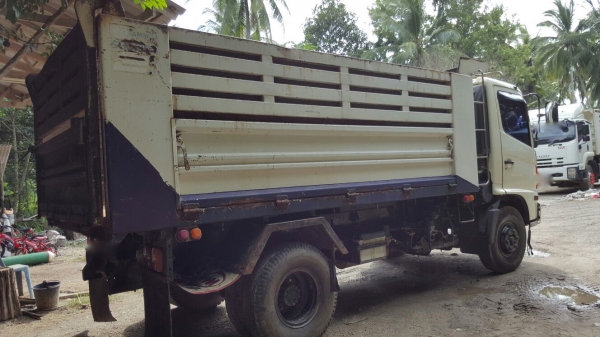 รถฮีโน่ 6 ล้อดั้ม FC9J 175 แรงม้า. ปี 52    สนใจติดต่อ  081 - 6079515