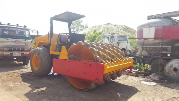 ขายรถบดสั่นสะเทือน ล้อหนาม DYNAPAC 4X4 เอกสารเล่มทะเบียนครบ ราคาต่อรองได้ ขายรถบดสั่นสะเทือน ล้อหนาม DYNAPAC 4X4 เอกสารเล่มทะเบียนครบ ราคาต่อรองได้