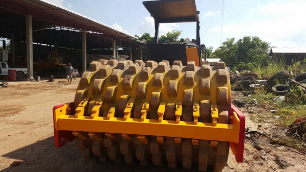 ขายรถบดสั่นสะเทือน ล้อหนาม DYNAPAC 4X4 เอกสารเล่มทะเบียนครบ ราคาต่อรองได้ ขายรถบดสั่นสะเทือน ล้อหนาม DYNAPAC 4X4 เอกสารเล่มทะเบียนครบ ราคาต่อรองได้