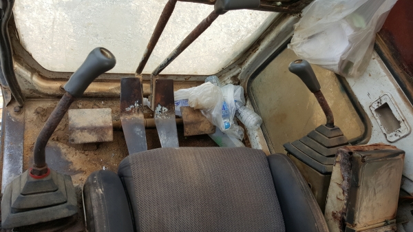 KOBELCO 200//3 รถพร้อมใช้ตามสภาพรถทำงานเร็ว KOBELCO 200//3 รถพร้อมใช้ตามสภาพรถทำงานเร็ว