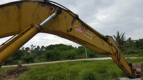 KOBELCO 200//3 รถพร้อมใช้ตามสภาพรถทำงานเร็ว KOBELCO 200//3 รถพร้อมใช้ตามสภาพรถทำงานเร็ว