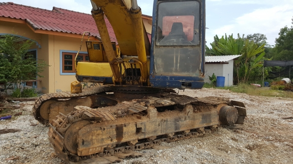 KOBELCO 200//3 รถพร้อมใช้ตามสภาพรถทำงานเร็ว KOBELCO 200//3 รถพร้อมใช้ตามสภาพรถทำงานเร็ว