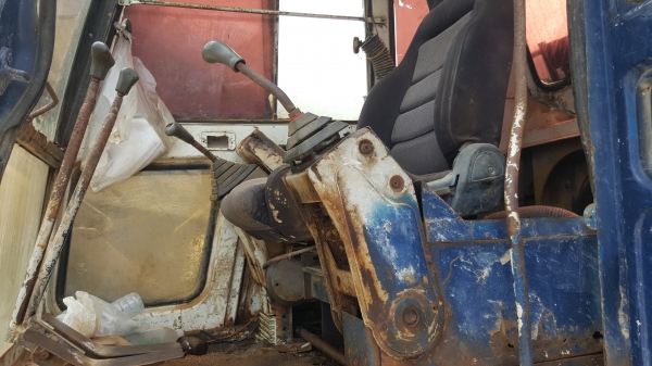 KOBELCO 200//3 รถพร้อมใช้ตามสภาพรถทำงานเร็ว KOBELCO 200//3 รถพร้อมใช้ตามสภาพรถทำงานเร็ว