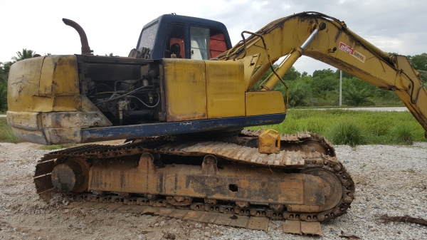 KOBELCO 200//3 รถพร้อมใช้ตามสภาพรถทำงานเร็ว KOBELCO 200//3 รถพร้อมใช้ตามสภาพรถทำงานเร็ว