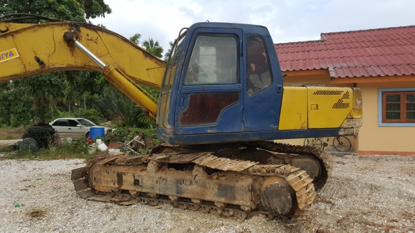 KOBELCO 200//3 รถพร้อมใช้ตามสภาพรถทำงานเร็ว KOBELCO 200//3 รถพร้อมใช้ตามสภาพรถทำงานเร็ว