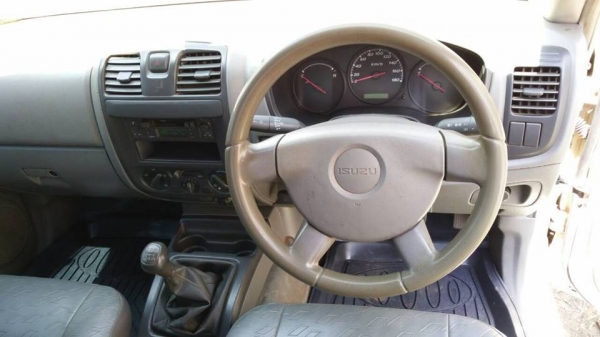 !!!! อีซูซู ดีแม็ก กระบะตอนเดียว ปี 45 2.5 TURBO เครื่องดี ช่วงล่างแน่น พร้อมใช้