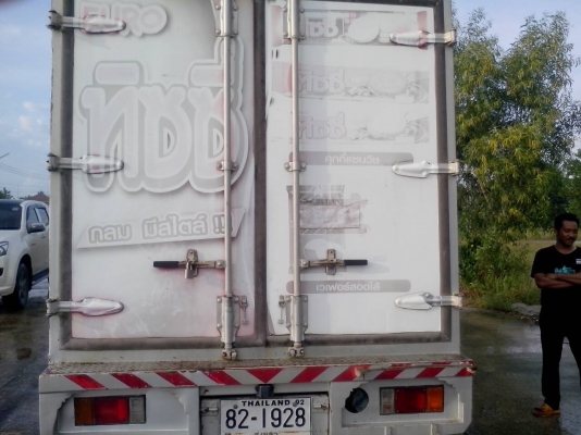 6ล้อตู้แห้ง130แรงIsuzu NKR71LY52EU5-71037181...รถปี50ห้างแท้สภาพดี....