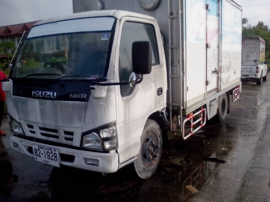 6ล้อตู้แห้ง130แรงIsuzu NKR71LY52EU5-71037181...รถปี50ห้างแท้สภาพดี....