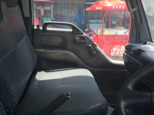 6ล้อตู้แห้ง130แรงIsuzu NKR71LY52EU5-71037181...รถปี50ห้างแท้สภาพดี....