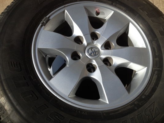 ขายล้อแม็ก Vigo champ 16 พร้อมยาง bridgestone 265-70-16 ปี 12