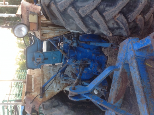 ขาย FORD 6610 อุปกร4ชิ้น มีผาน7ผาน3 ริปเปอร์ ใบดันหน้า