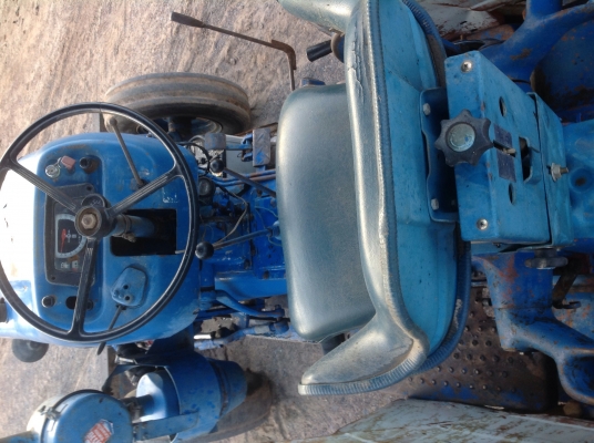 ขาย FORD 6610 อุปกร4ชิ้น มีผาน7ผาน3 ริปเปอร์ ใบดันหน้า