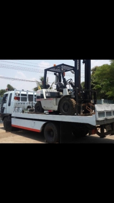 บริการขนย้ายรถโฟล์คลิฟท์ราคาเป็นกันเองจร้า !!!