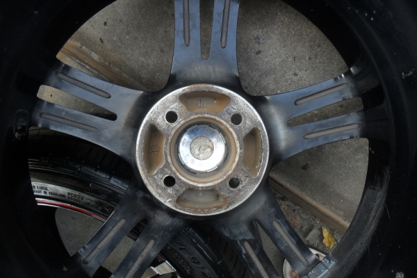 ล้อแม็ก 17นิ้ว 4รู100 พร้อมยาง สวยๆ 4 ล้อ ราคา 6400 บาท