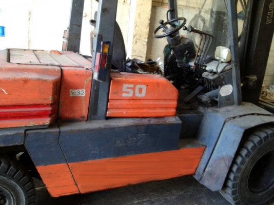 forklift Toyota 5fd50 ดีเซล เสา 5 เมตร งาคีบ/หนีบ bale camp