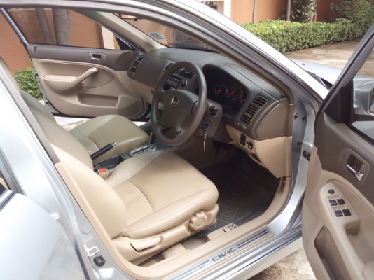 Honda civic 1.7VTEC  ตัวท๊อปสุด เบาะหนัง ติด LPG Versus พร้อมใช้งานเลยครับ