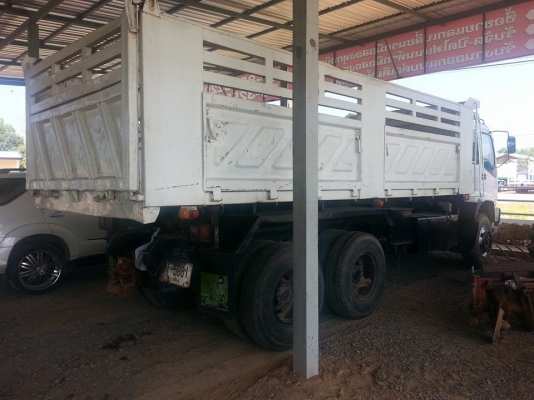 ขายดั้ม2เพลา ISUZU DECA320 ปี50 ดั้มสามมิตร สภาพพร้อมใช้งาน เอกสารพร้อมโอน ราคา1.75ล้าน จัดได้ 1.6ล้าน ดูเอกสารลูกค้าอีกที ใช้เงินดาวน์เริ่มต้นเพียง 1แสน5หมื่น สนใจโทร 090-8588220คุณนะ 093-3258446คุณบิว หรือเข้าดูสินค้าอื่นๆได้ที่ www.truck.in.th/498 หรือ