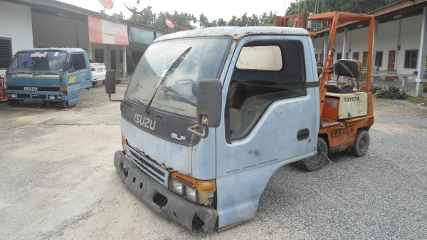 ขายครับหัว อีซูซุตามสภาพ    ท่านใดสนใจติดต่อมาเลยนะครับ