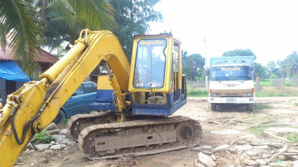 ขาย komutsu pc60-2