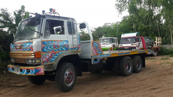 ขาย10ล้อท้ายลาดHINO บรรทุก2เพลา ท้ายใหญ่เหล็กบรีม เครื่องดี แชชซีสวย เอกสารพร้อมโอน ดูรถที่อ.ประทาย จ.นครราชสีมา ราคา600000บาทครับ โทร0857698049-0887115178ครับ