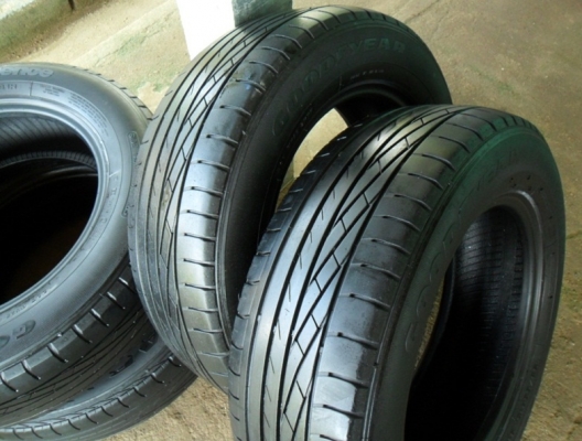 ยางขอบ15  กู๊ดเยียร์195-65-R15ลงพื้นปลายปี13(4เส้น2,400บ)