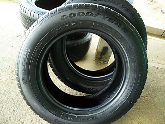 ยางขอบ15  กู๊ดเยียร์195-65-R15ลงพื้นปลายปี13(4เส้น2,400บ)