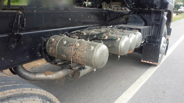 รถอีซูซุ 10 ล้อดั้ม FXZ 360 แรงม้า. ปี 54  ( รถวิ่ง 2xx,xxx กม. )    สนใจติดต่อ   081 - 6079515