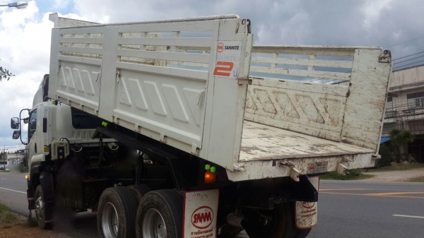 รถอีซูซุ 10 ล้อดั้ม FXZ 360 แรงม้า. ปี 54  ( รถวิ่ง 2xx,xxx กม. )    สนใจติดต่อ   081 - 6079515