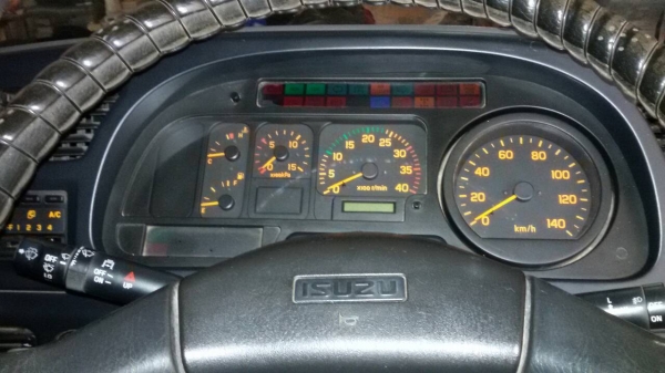รถอีซูซุ 10 ล้อดั้ม FXZ 200 แรงม้า. ปี 50  ( รถวิ่ง 15x,xxx กม. )      สนใจติดต่อ   081 - 6079515