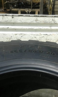 ยางรถตัก(ยาง\%) 365/80R20 สภาพสวยครับ ยางรถตัก(ยาง\%) 365/80R20 สภาพสวยครับ