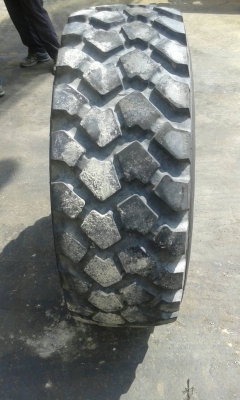 ยางรถตัก(ยาง\%)  365/80R20 สภาพสวยครับ